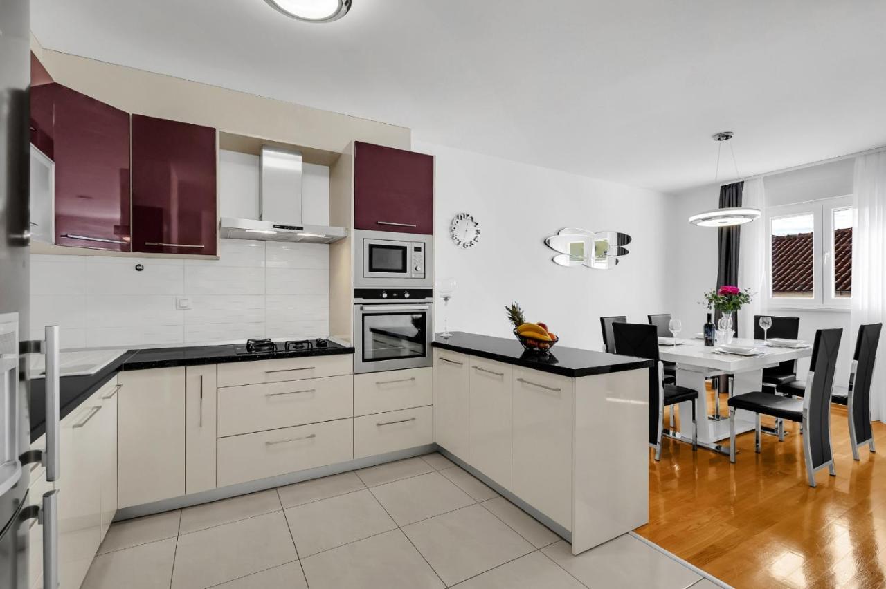 מאקרסקה Apartman Linea מראה חיצוני תמונה